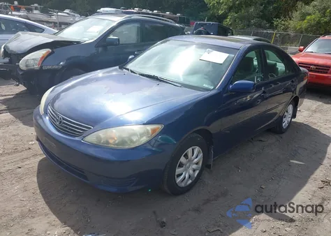 2006 Toyota Camry Le z USA, uszkodzony, nr VIN 4T1BE32K66U163551